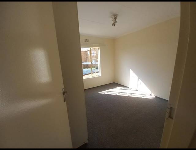 2 BEDROOM APARTMENT FOR SALE IN STRUBENSVALLEI